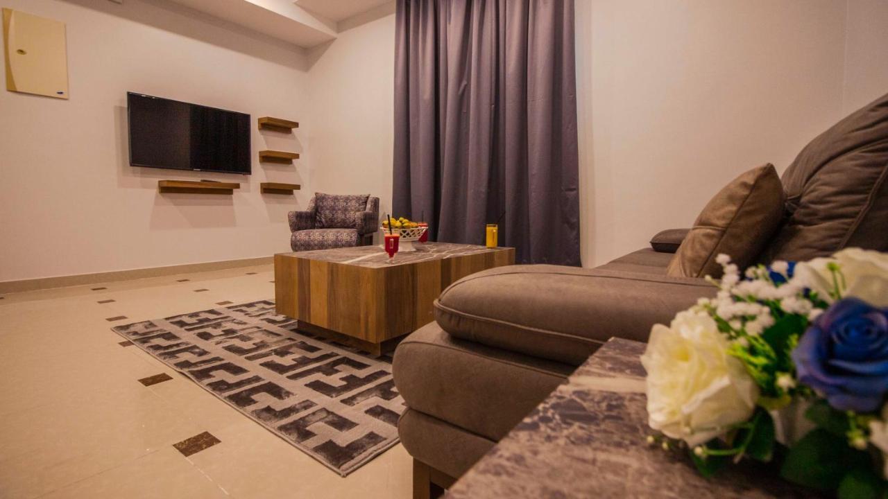 Nukhbat Al Makan Apartment Hotel 塔伊夫 外观 照片